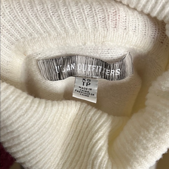 Urban Outfitters Finley Cropped Turtleneck Sweater Size XS - Picture 6 of 7